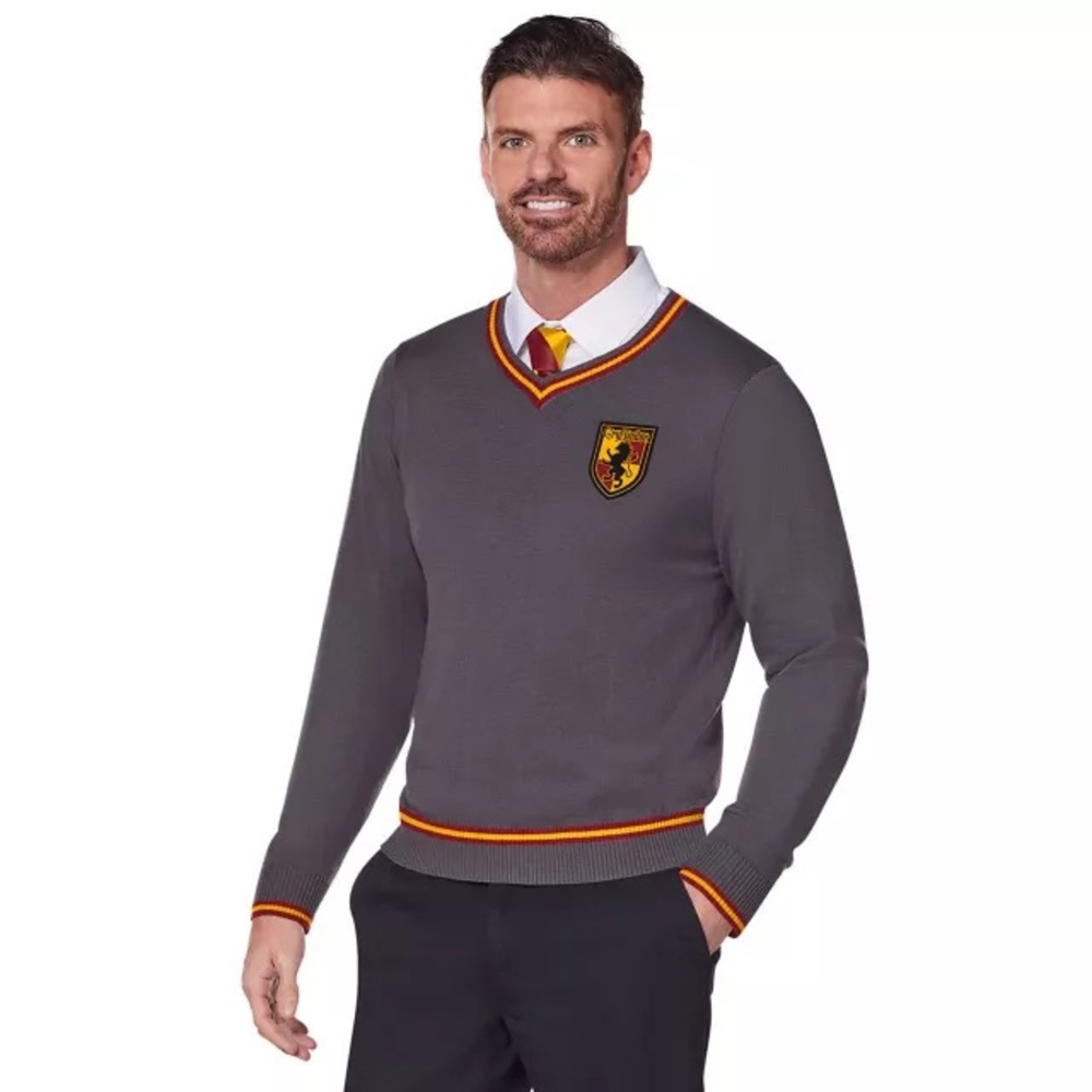 Men’s Griffyndor Costume Sweater w/ matching ties.